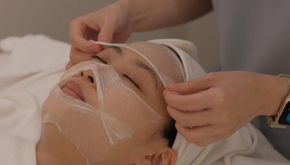 Hydrafacial vs CO2 facial in Singapore comparison